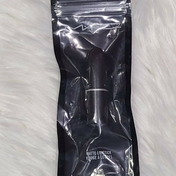 MAC Matte Lipstick in Whirl shade NIB - Picture 3 of 4